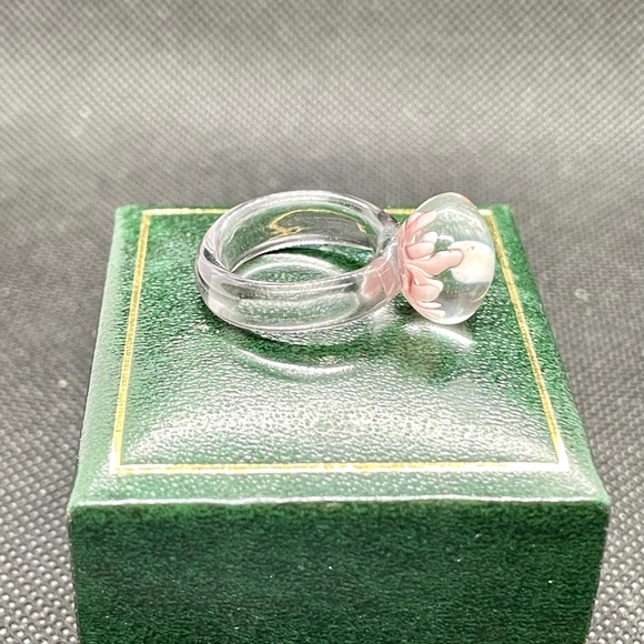 Unique Artisan shades of pink glass Flower design centre Sz 4 ring - Picture 2 of 5